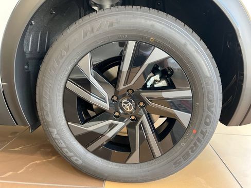 New 2026 Toyota C-HR AWD/4WD image 19
