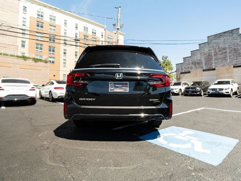 Used 2025 Honda Odyssey Sport-L image 4