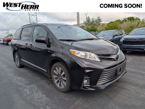 Used 2020 Toyota Sienna XLE w/ XLE Navigation Package AWD/4WD image 1