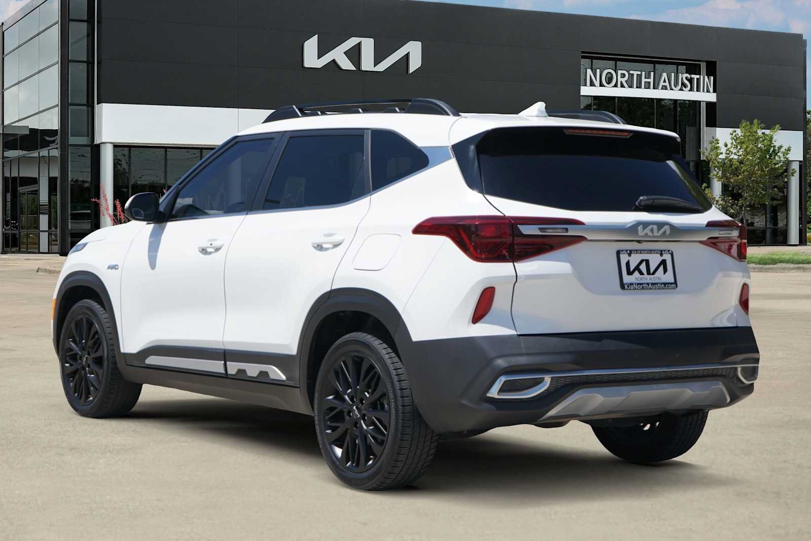 Certified 2022 Kia Seltos Nightfall Edition AWD/4WD image 4