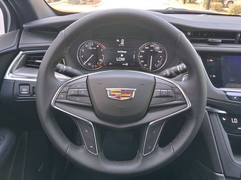 New 2026 Cadillac XT5 Luxury image 10