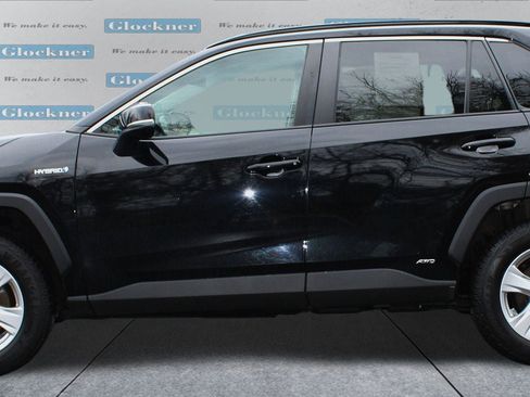 Used 2021 Toyota RAV4 XLE image 10