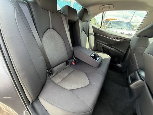Used 2022 Toyota Camry LE FWD image 16