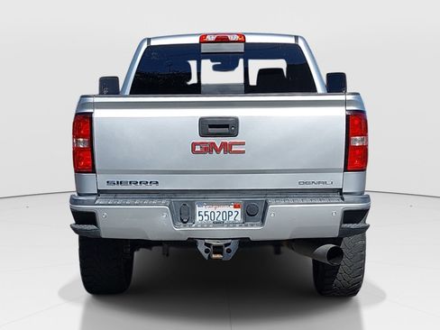 Used 2019 GMC Sierra 2500 Denali w/ Duramax Plus Package AWD/4WD image 6