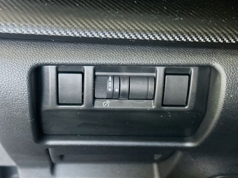 Used 2024 Subaru Crosstrek 2.0i Premium image 17