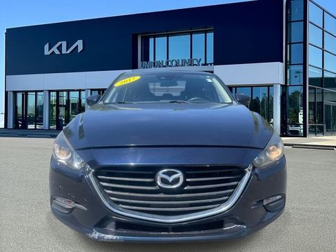 Used 2018 MAZDA MAZDA3 Sport FWD image 2