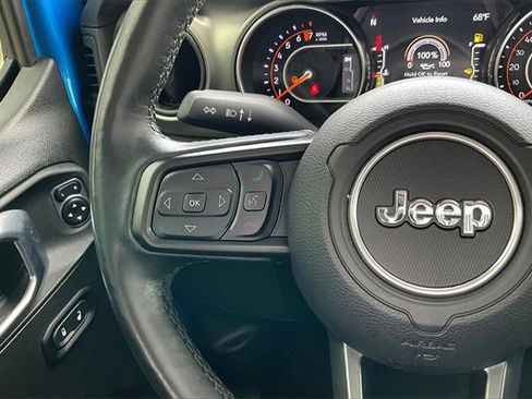 Used 2021 Jeep Gladiator Willys image 18
