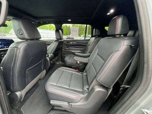 Used 2024 Chevrolet Traverse Z71 AWD/4WD image 15