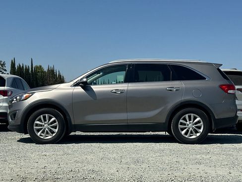 Used 2016 Kia Sorento LX w/ LX Convenience Package FWD image 6