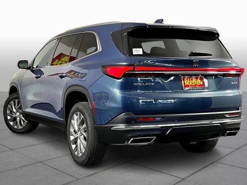 Used 2025 Buick Enclave Preferred image 7