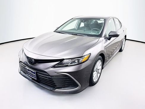 Used 2023 Toyota Camry LE image 3
