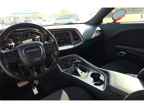 Used 2016 Dodge Challenger R/T Scat Pack RWD image 8