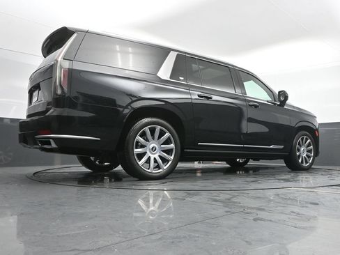 Used 2024 Cadillac Escalade ESV Premium Luxury Platinum AWD/4WD image 42