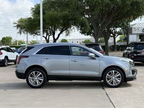 Used 2024 Cadillac XT5 Premium Luxury image 3