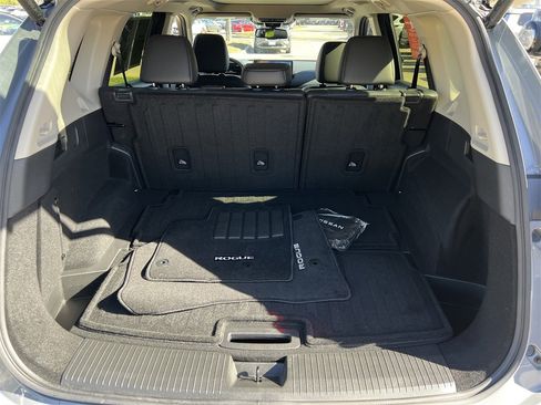 Certified 2025 Nissan Rogue Platinum w/ Tech Package image 29