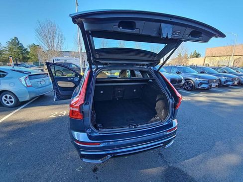 Used 2024 Volvo XC60 T8 Ultimate w/ Climate Package image 12