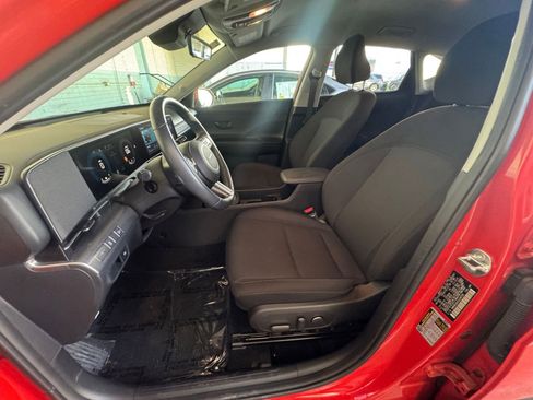 Used 2025 Hyundai Kona SEL image 36