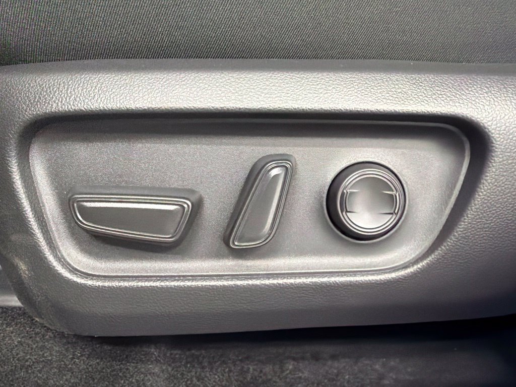 Used 2026 Toyota RAV4 SE AWD/4WD image 23