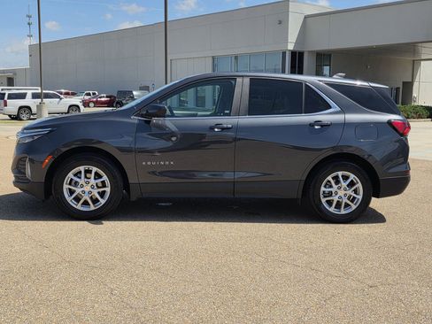 Used 2023 Chevrolet Equinox LT FWD image 9