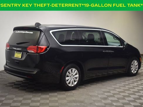 Used 2019 Chrysler Pacifica L FWD image 6