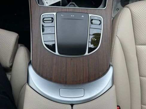 Used 2021 Mercedes-Benz GLC 300 4MATIC image 33