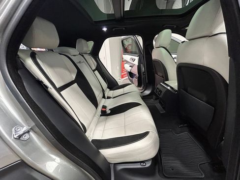 Used 2018 Land Rover Range Rover Velar R-Dynamic SE AWD/4WD image 44
