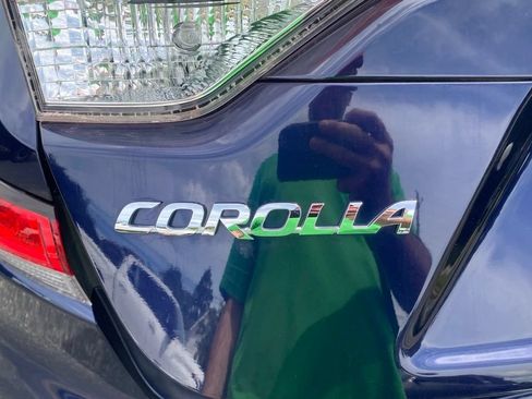 Used 2021 Toyota Corolla LE FWD image 12
