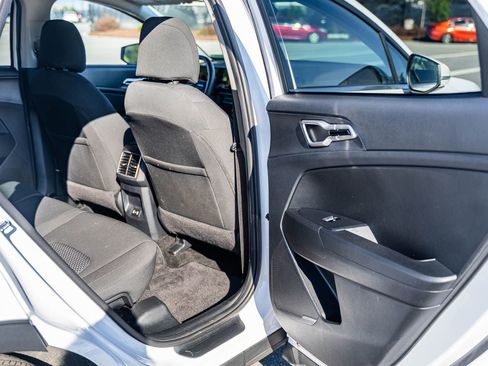 Used 2026 Kia Sportage LX w/ LX Convenience Package image 13