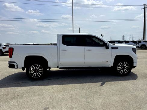 Used 2024 GMC Sierra 1500 AT4 w/ Technology Package image 6
