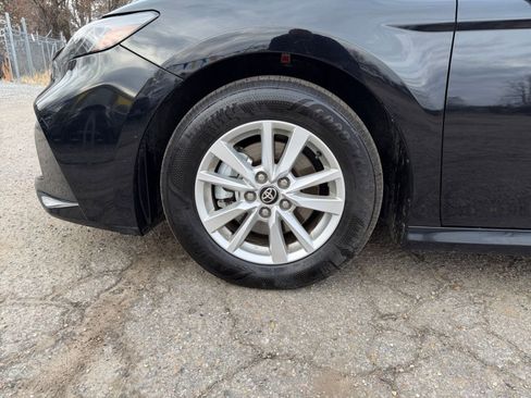 Used 2025 Toyota Camry LE image 29