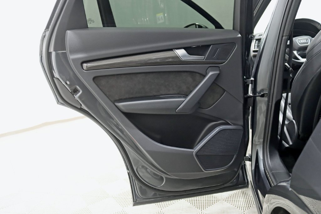 Used 2024 Audi SQ5 Premium w/ 21" Wheel Package AWD/4WD image 29
