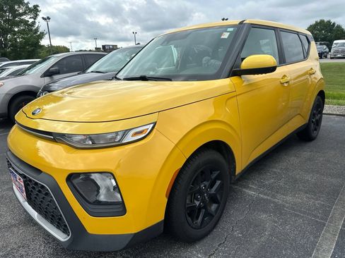 Used 2020 Kia Soul S FWD image 1