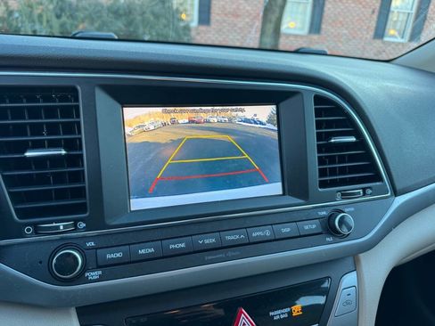 Used 2018 Hyundai Elantra SEL image 12