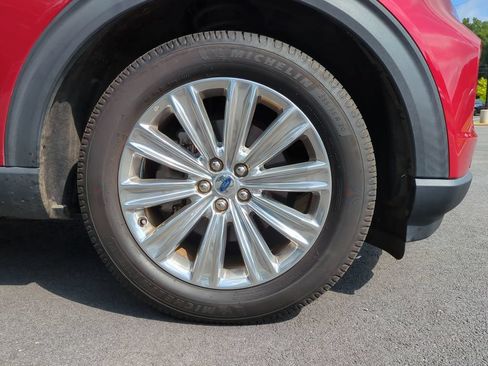 Used 2021 Ford Explorer Limited w/ Equipment Group 301A RWD image 11