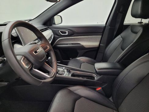 Used 2024 Jeep Compass Latitude image 17