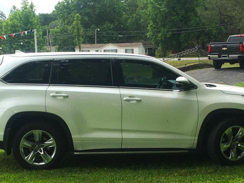 Used 2016 Toyota Highlander Limited FWD image 6