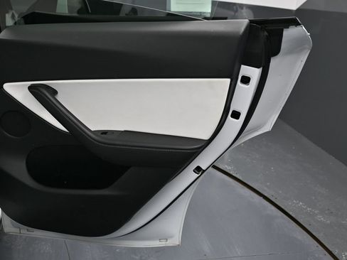 Used 2021 Tesla Model Y 2WD image 44