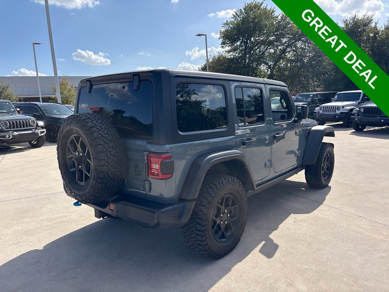 Used 2024 Jeep Wrangler Unlimited AWD/4WD image 5
