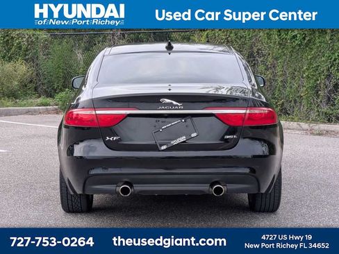 Used 2017 Jaguar XF RWD image 4