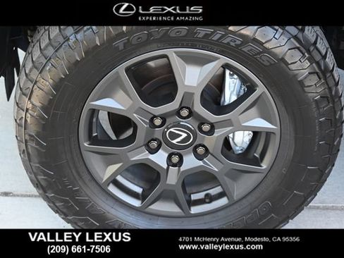 Used 2025 Lexus GX 550 AWD/4WD image 22