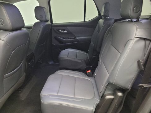 Used 2018 Chevrolet Traverse LT image 18