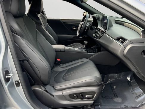 Used 2022 Lexus ES 350 F Sport image 7