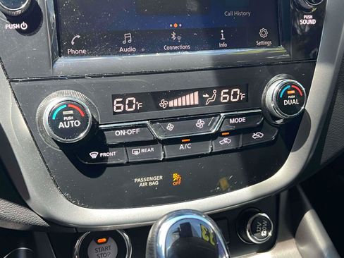Used 2025 Nissan Murano SV AWD/4WD image 13