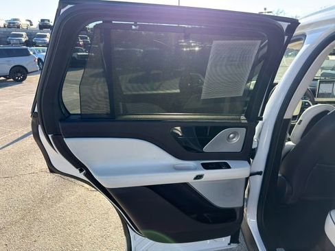 Used 2022 Lincoln Aviator Black Label w/ Dynamic Handling Package image 21