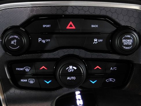Used 2015 Dodge Challenger R/T Plus RWD image 43