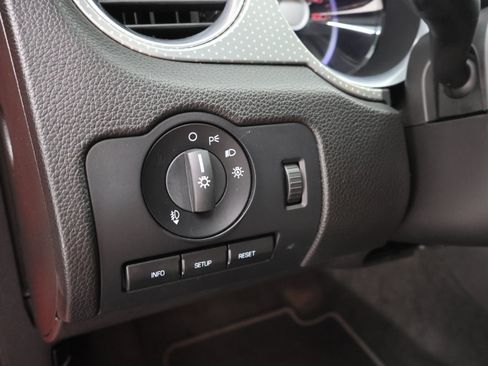 Used 2011 Ford Mustang Shelby GT500 RWD image 38