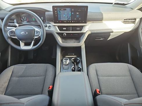 Used 2025 Ford Explorer Active image 20