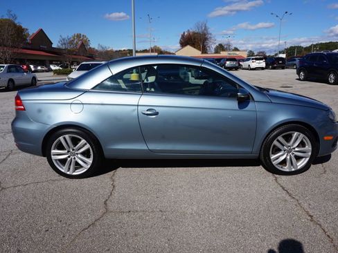 Used 2013 Volkswagen Eos Executive FWD image 5
