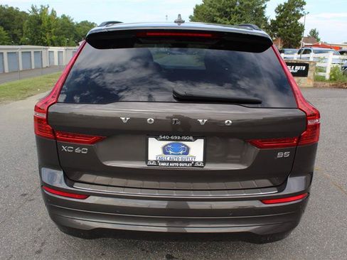 Used 2022 Volvo XC60 B5 Momentum w/ Protection Package Premier FWD image 6