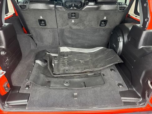 Used 2019 Jeep Wrangler Unlimited Rubicon AWD/4WD image 12